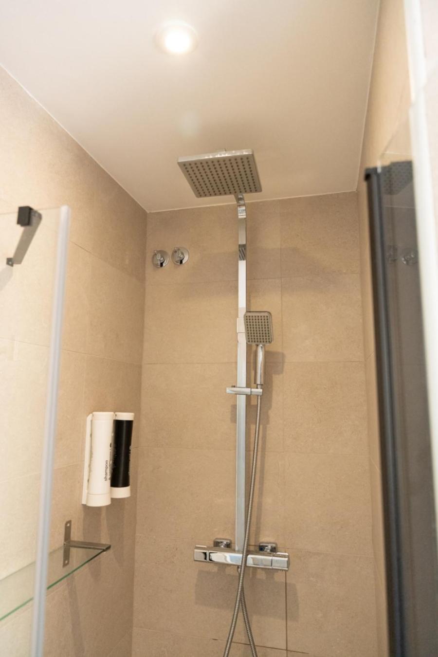 バルセロナアパルタメントス バイーアアパートメント 部屋 写真